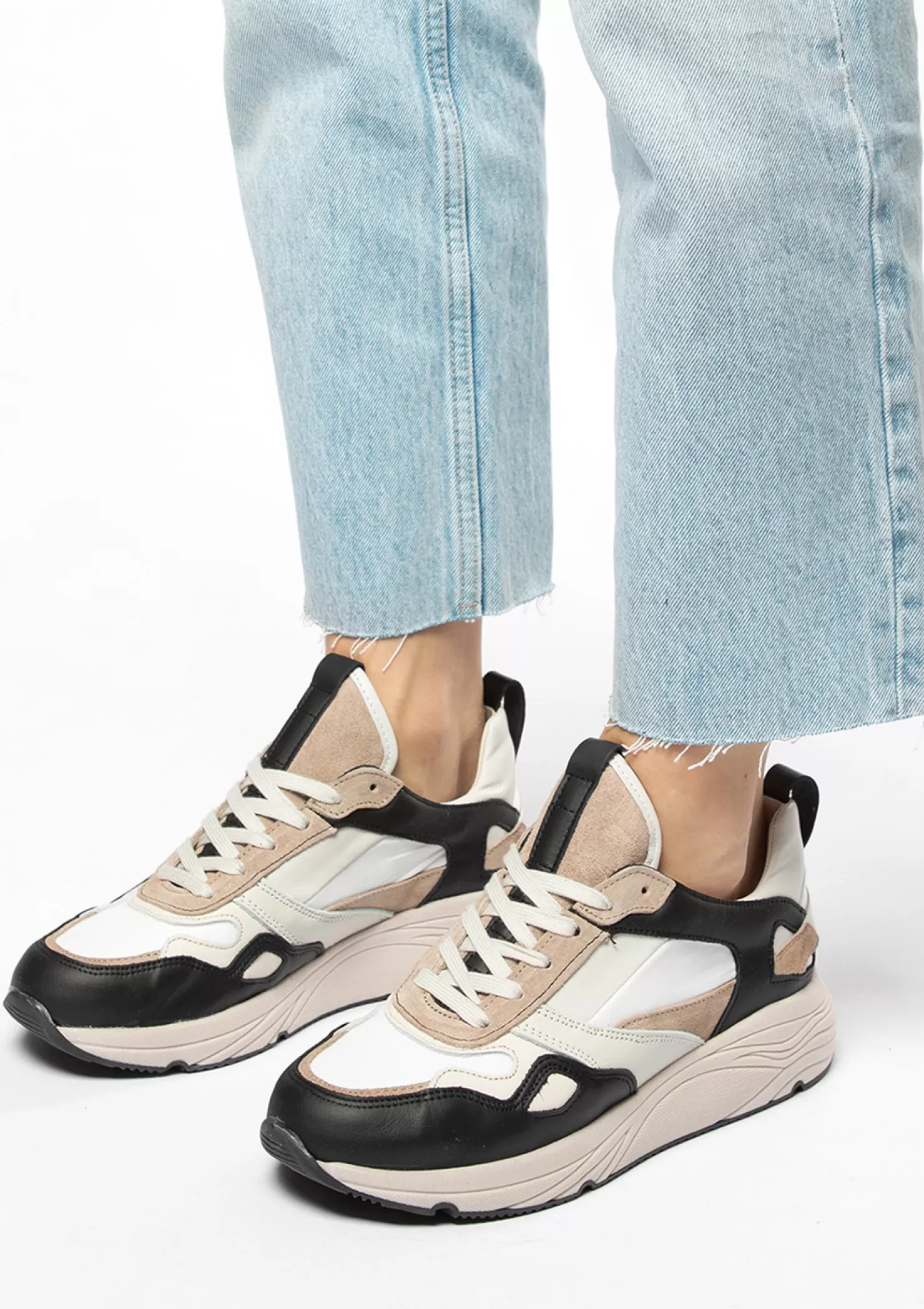 Sale Sacha Beige Sneakers Met Zwarte Details