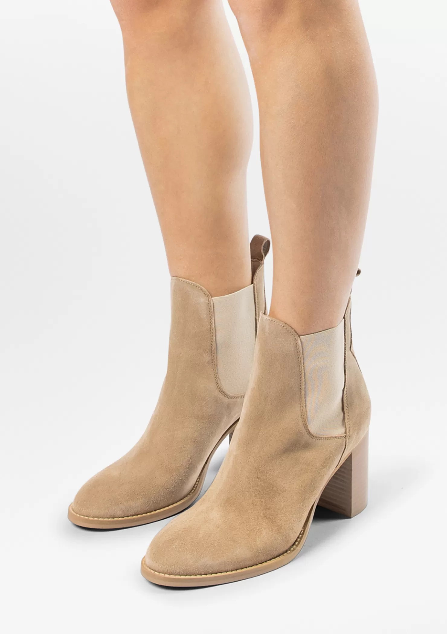 Outlet Sacha Beige Suede Chelsea Boots Met Hak