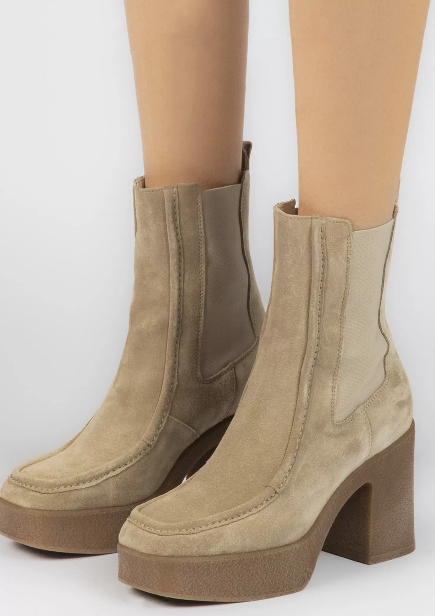 Store Sacha Beige Suede Chelsea Boots Met Plateau Hak