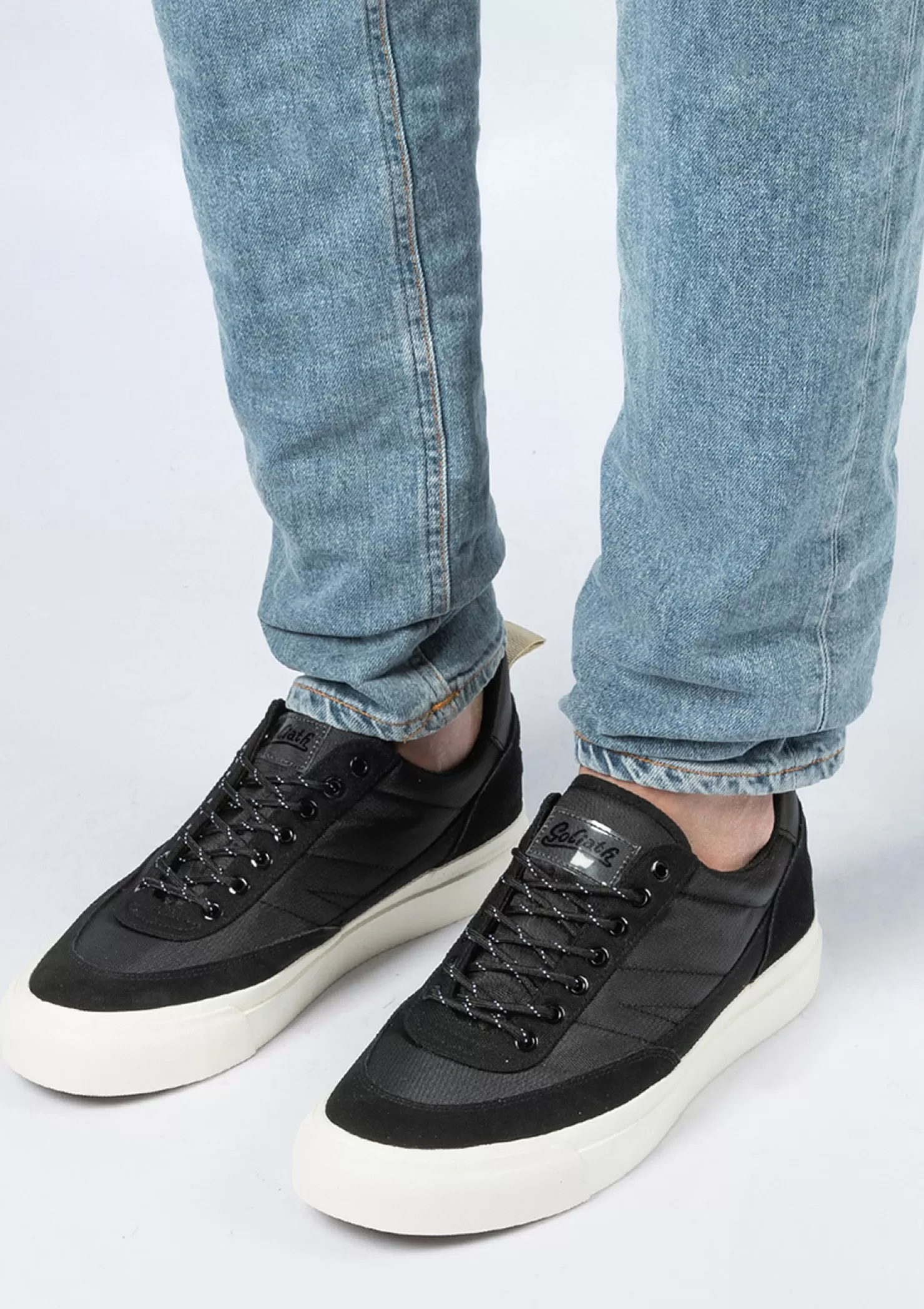 Fashion Sacha Goliath Zwarte Nylon Sneakers Met Suede