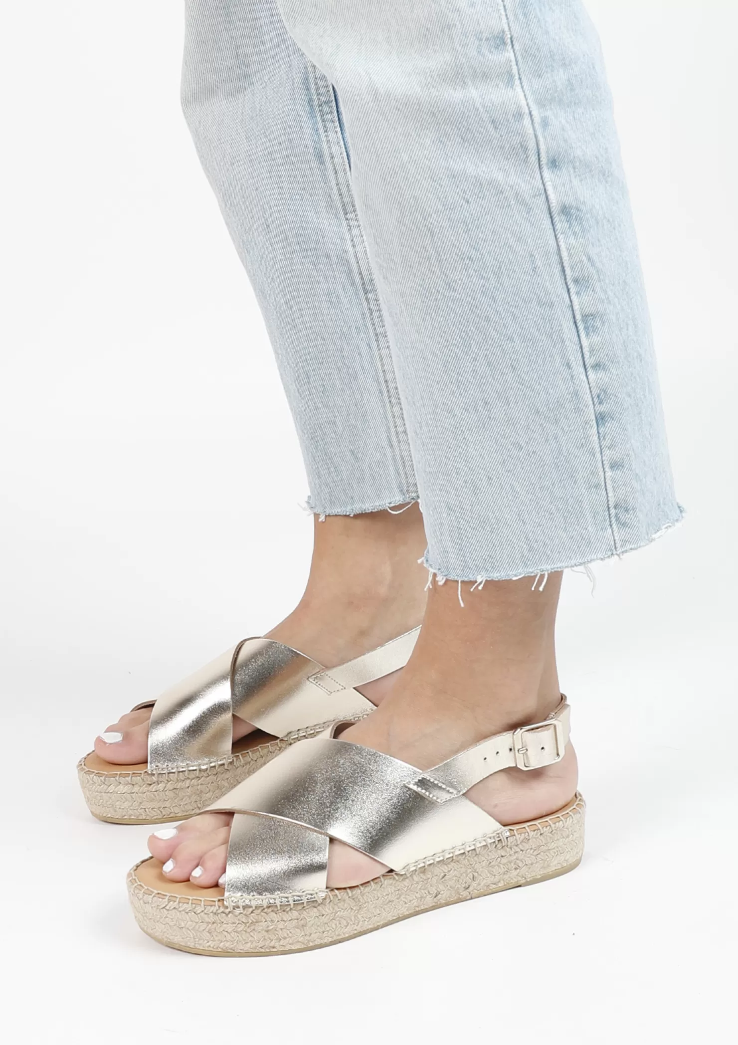 Shop Sacha Gouden Leren Plateau Sandalen