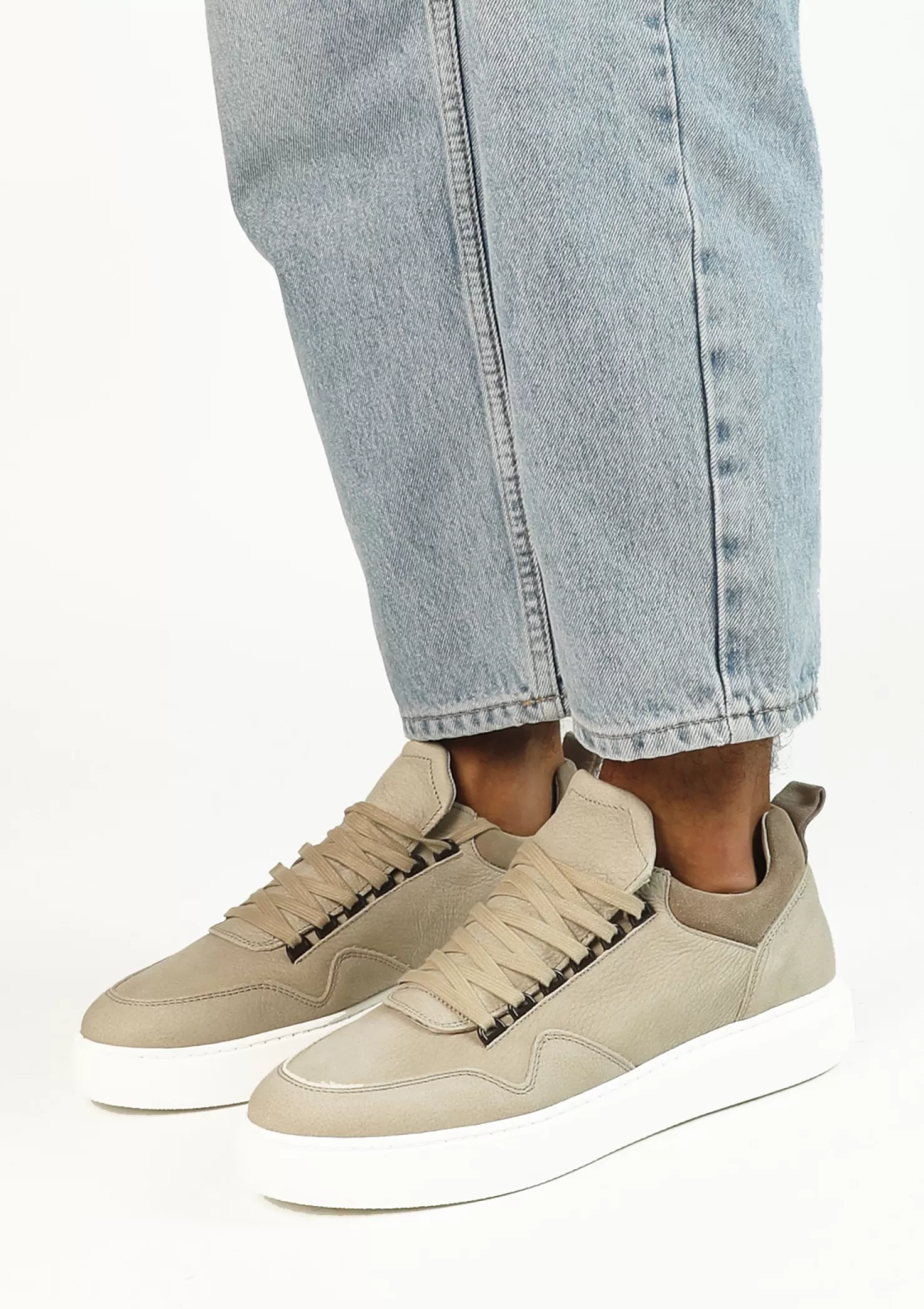 Flash Sale Sacha Taupe Nubuck Sneaker Met Witte Zool