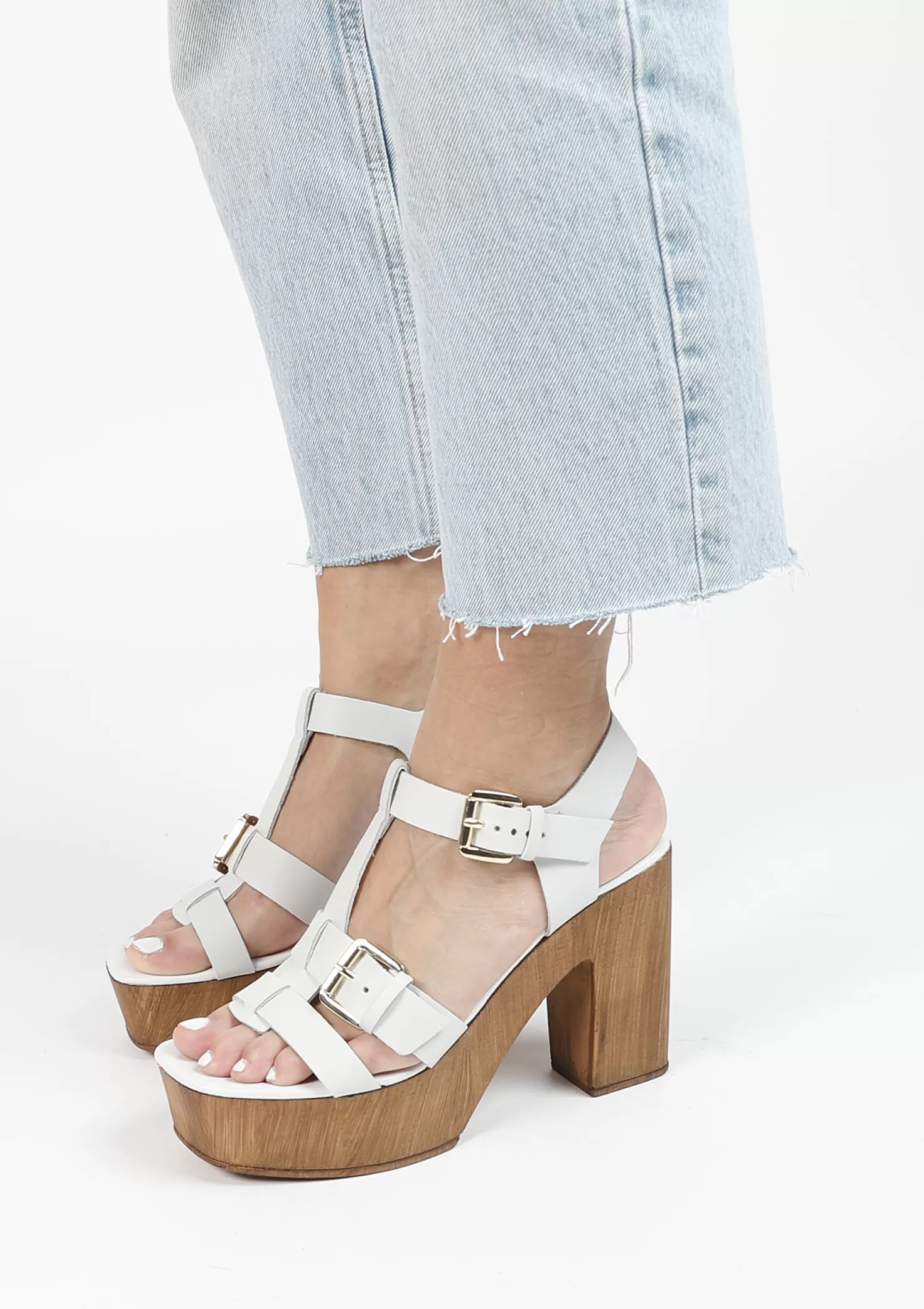 Shop Sacha Witte Leren Sandalen Met Plateau Hak