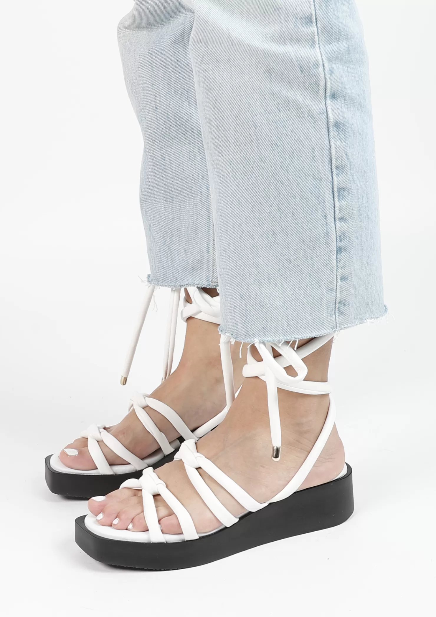 Shop Sacha Witte Plateau Sandalen Met Strikveters