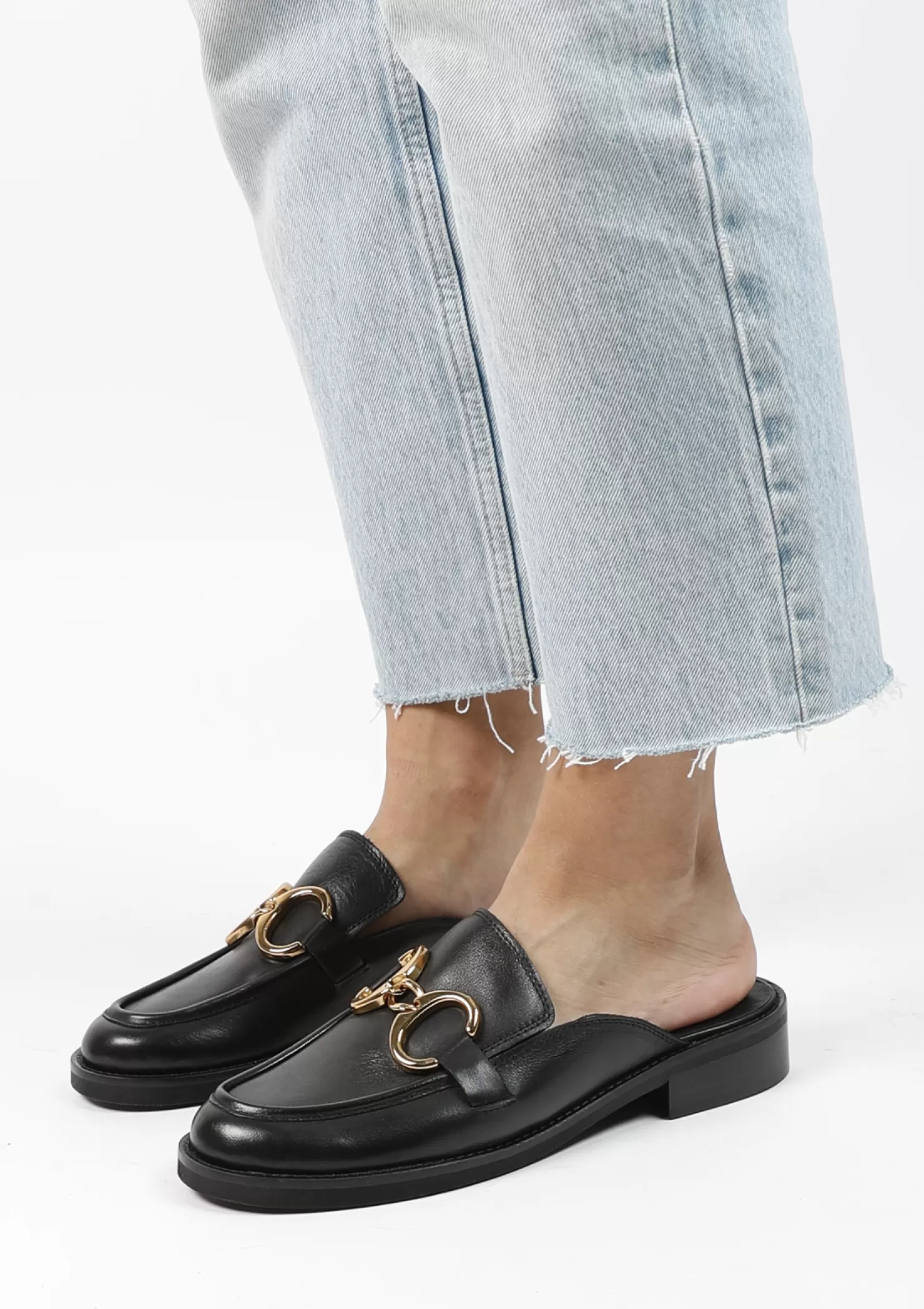 Fashion Sacha Zwarte Leren Loafer Muiltjes Met Goudkleurige Chain