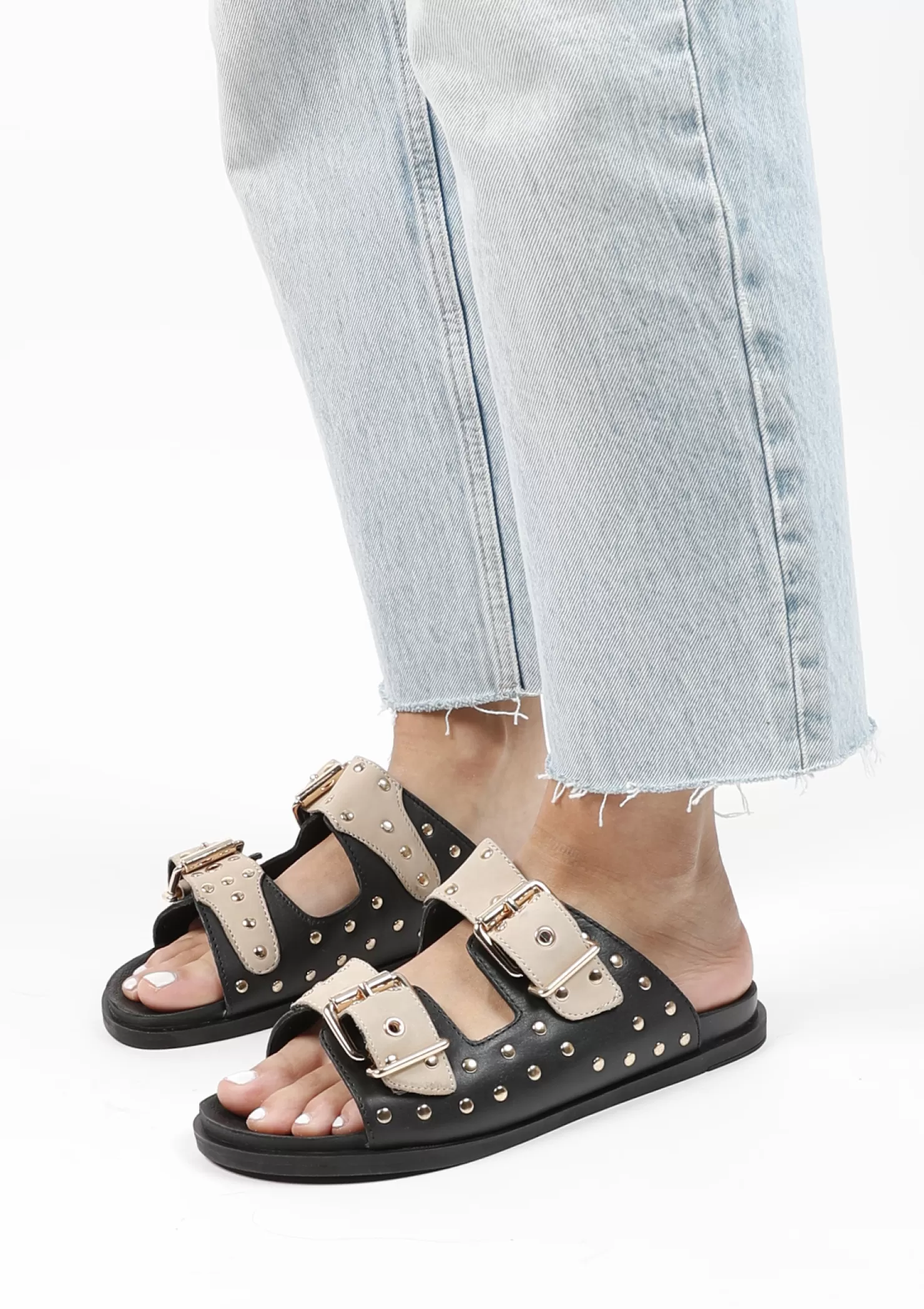 Cheap Sacha Zwarte Leren Slippers Met Goudkleurige Studs